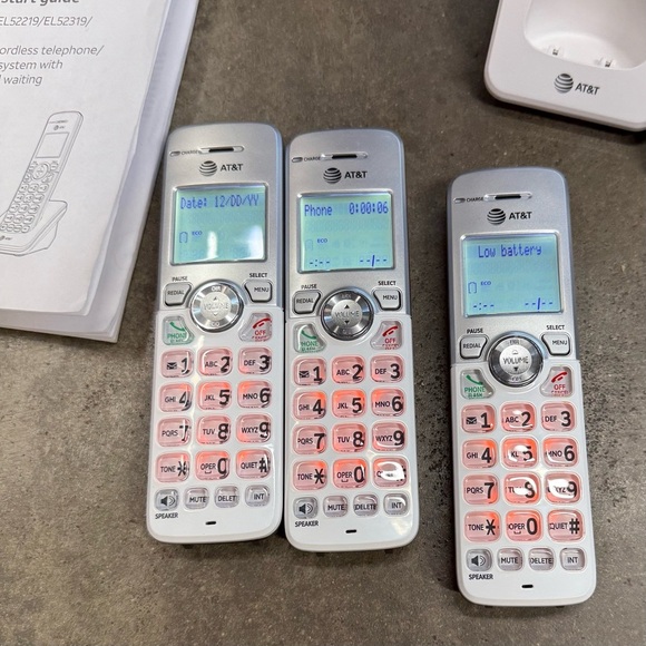 AT&T EL52319 DECT 6.0 Cordless Phone System w/ 3 Handsets Answering Machine - Picture 3 of 9